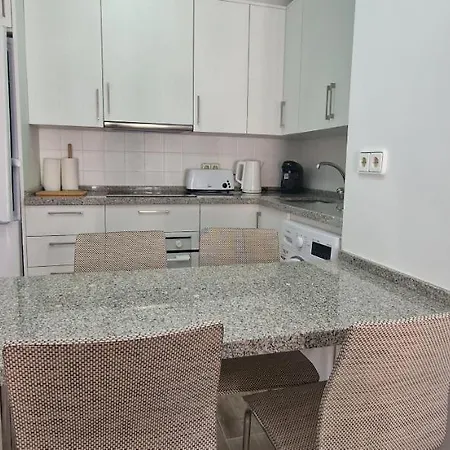 Large 1 Bedroom Close To Puerto Banus Апартаменти