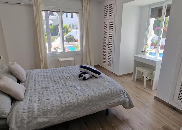 Large 1 Bedroom Close To Puerto Banus Marbella