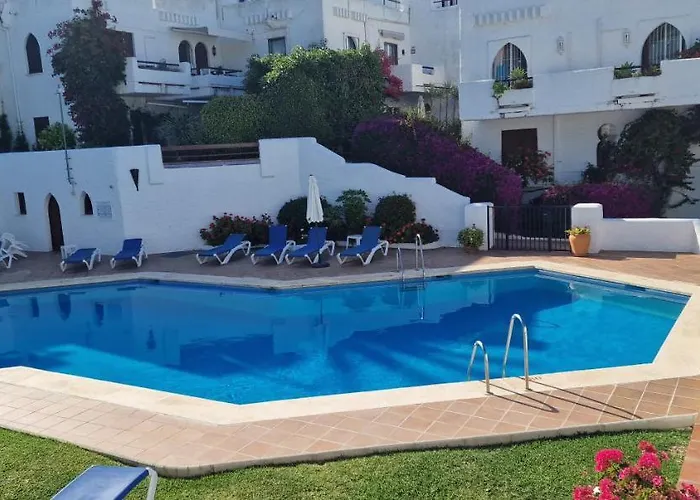 Large 1 Bedroom Close To Puerto Banus *