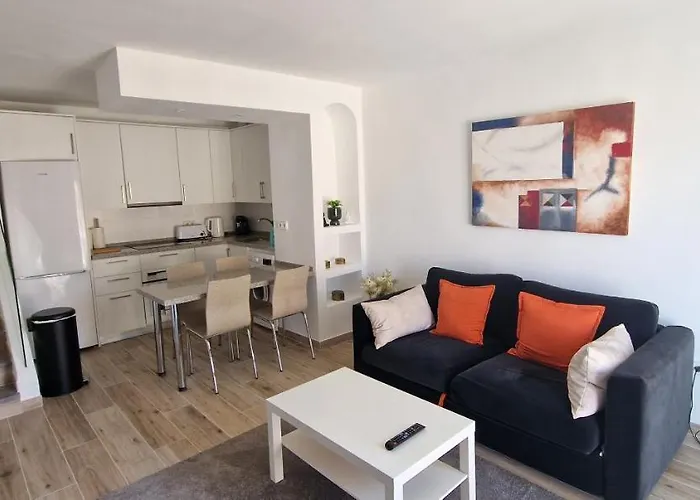 Large 1 Bedroom Close To Puerto Banus *