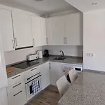 Large 1 Bedroom Close To Puerto Banus Marbella