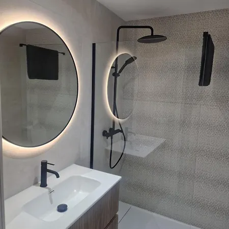 Large 1 Bedroom Close To Puerto Banus Apartament *